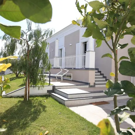 Maison De Charme לינה וארוחת בוקר 4*