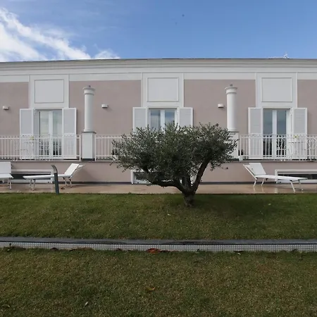 Maison De Charme לינה וארוחת בוקר פומפיי